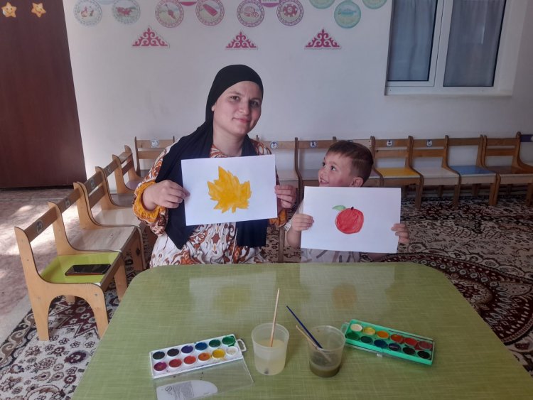 Консультациялық пункттің жұмыс жоспарына сәйкес. "сурет салудың дәстүрлі емес формалары арқылы ұсақ моториканы дамыту